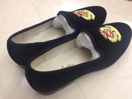 Für verschiedene Anlässe, Braunes Leder für Männer, Loaferschuhe, Krone, Broderierte Samtschuhen.