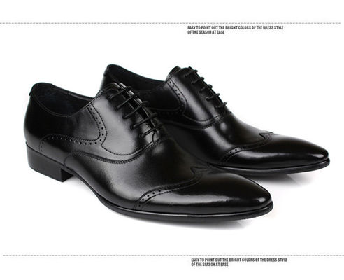 Büroschuhen aus schwarzem Leder, wasserdicht, mit spitzen Zehen, Männer, handgefertigte Lederschuhe.