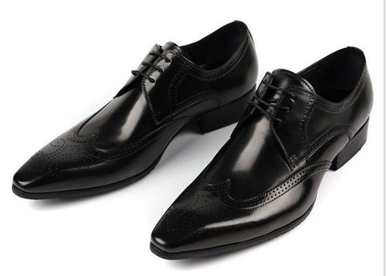 OEM Custom Classic Brogue Schuhe für Männer Schwarz / Braun Kaffee geschnitzt Blumenschuhe Oxford