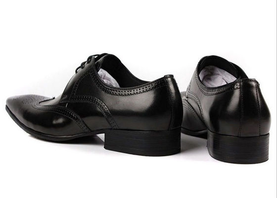 OEM Custom Classic Brogue Schuhe für Männer Schwarz / Braun Kaffee geschnitzt Blumenschuhe Oxford