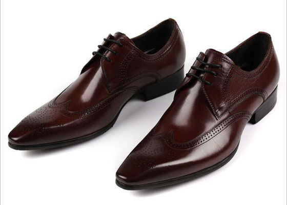 OEM Custom Classic Brogue Schuhe für Männer Schwarz / Braun Kaffee geschnitzt Blumenschuhe Oxford