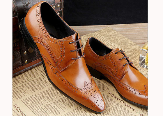 Formelle Oxford Brogue Schuhe für Männer Kuhleder einfache Zehen Klassiker für Männer