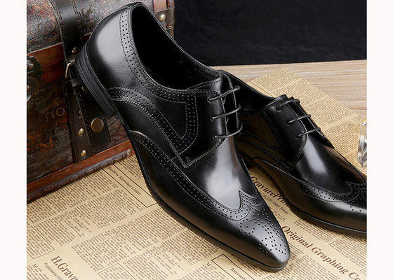 Formelle Oxford Brogue Schuhe für Männer Kuhleder einfache Zehen Klassiker für Männer