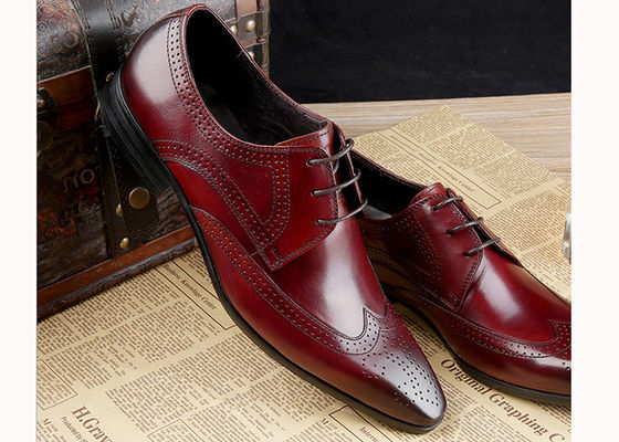 Formelle Oxford Brogue Schuhe für Männer Kuhleder einfache Zehen Klassiker für Männer