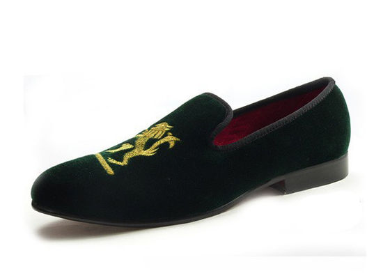 Löwe Broderierte Männer Samt Loafers Handgemachte Männer Schwarze Samt Pantoffeln für die Hochzeit
