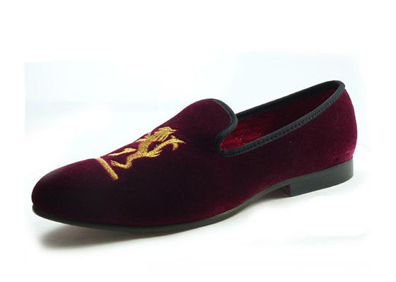 Löwe Broderierte Männer Samt Loafers Handgemachte Männer Schwarze Samt Pantoffeln für die Hochzeit