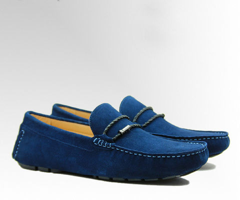 Schnüren Sie sich an. Casual-Männer. Blaue Suede-Schuhe.