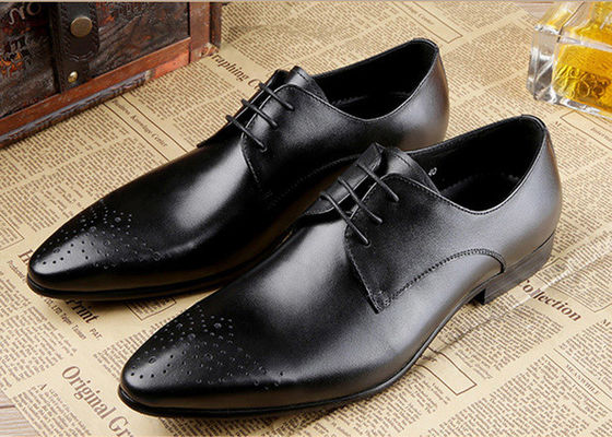 Echtes Leder Männers Hochzeitskleid Schuhe Formelle Geschäftsschuhe mit schwarzem Stich