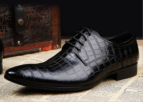 Auszug Designs Männer Patent Leder Kleid Schuhe Schwarze Spitze Up Kleid Schuhe