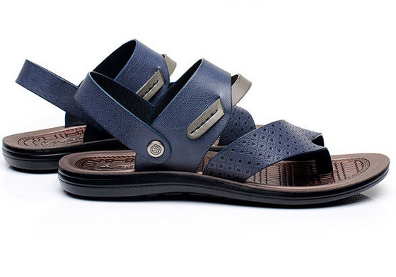 Handgefertigte weiche Sandalen, braune Sandalen für den Sommer.
