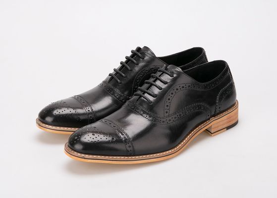 Handgefertigte Männerkleider Schuhen Echtleder Oxford Brogues Formschuhen