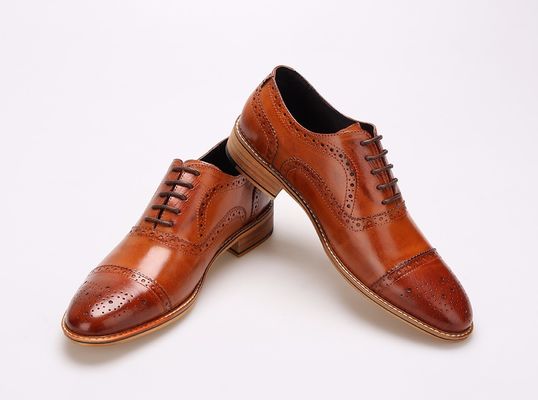 Handgefertigte Männerkleider Schuhen Echtleder Oxford Brogues Formschuhen