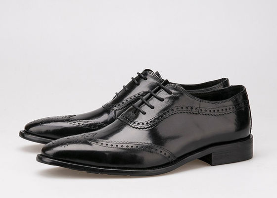 Schwarze Männer Business Casual Schuhe, geschnitzte Oxfords Leder Schnürsenkel Brogue Schuhe