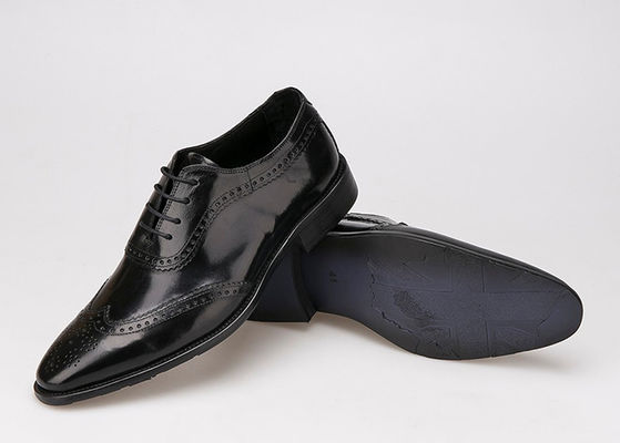 Schwarze Männer Business Casual Schuhe, geschnitzte Oxfords Leder Schnürsenkel Brogue Schuhe
