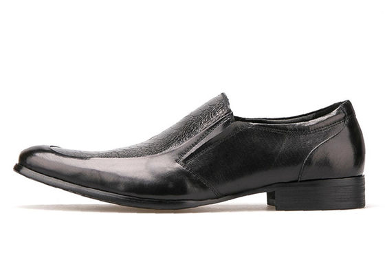 Langlebige Männer Formalkleidung Schuhen Frühjahr / Herbst Komfortable Männer Schwarze Slip On Schuhe