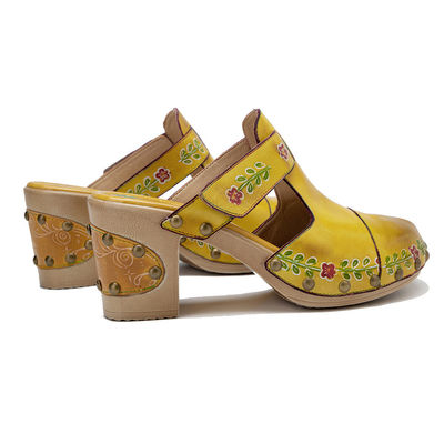 Gelbe Mode-Frauen-Sandalen Blumen-T-Streifen-Damen-Leder-Clogs-Sandalen