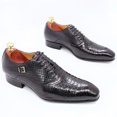 Männer Patent Leder Schuhe Niedrige Absätze Männer Spitze Zehen Kleid Schuhe mit falschem Schlangenmuster