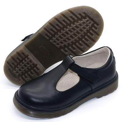 Schwarze Leder-Schulschuhen mit flacher Absätze / Gummisohle