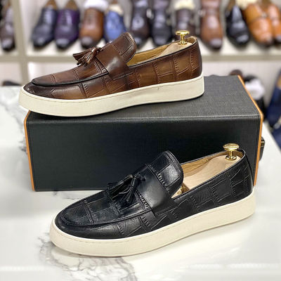 Niedrige Absätze Männer Slip On Tassel Schuhe Schwarz / Braun Männer Echtleder Casual Schuhe