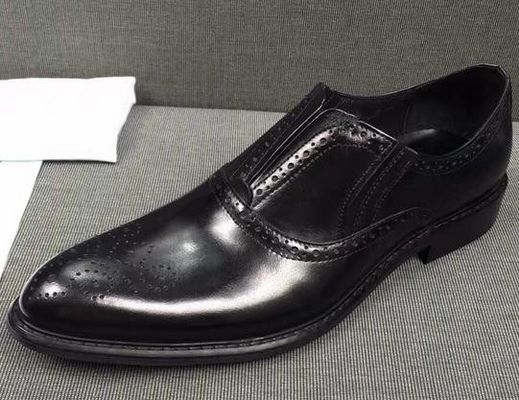 Broguing Spitze - Ende Schleife Auf Männerformal Schuhen / Arbeit Schnitzerei Schuhen