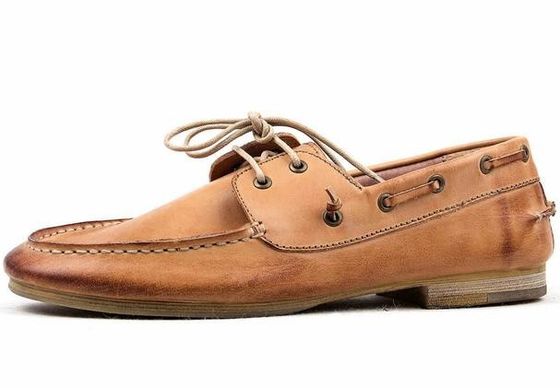Schuhen aus gebranntem Leder für Männer / luxuriöse handgenähte Bootsschuhe