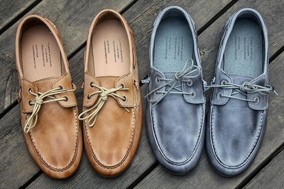 Schuhen aus gebranntem Leder für Männer / luxuriöse handgenähte Bootsschuhe