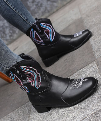 Western Cowgirl Neue Modetrends mit Lederstiefeln für Frauen und Mode