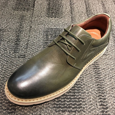 Weiße Farbe Suede Leder Männer Casual Flat Shoes Sneakers Schnürsenkel Schließung Typ
