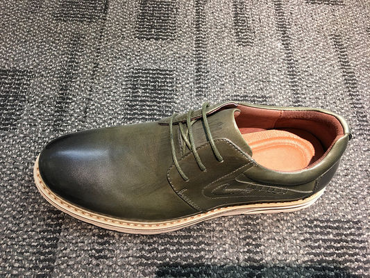 Weiße Farbe Suede Leder Männer Casual Flat Shoes Sneakers Schnürsenkel Schließung Typ