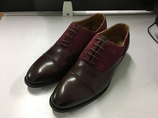 Mode Herren schwarze Derby-Schuhe, runde Zehen Männer schwarze Patent Leder Schuhe