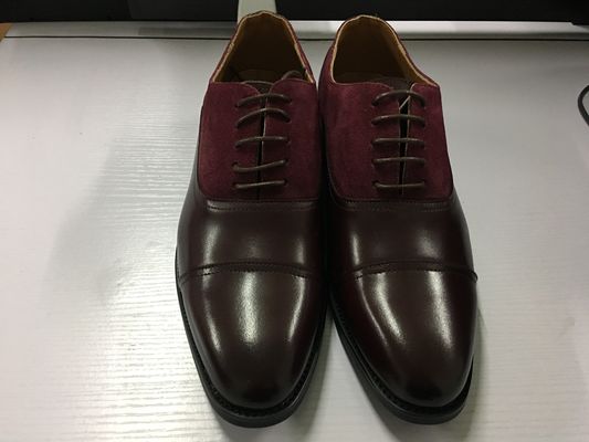 Mode Herren schwarze Derby-Schuhe, runde Zehen Männer schwarze Patent Leder Schuhe