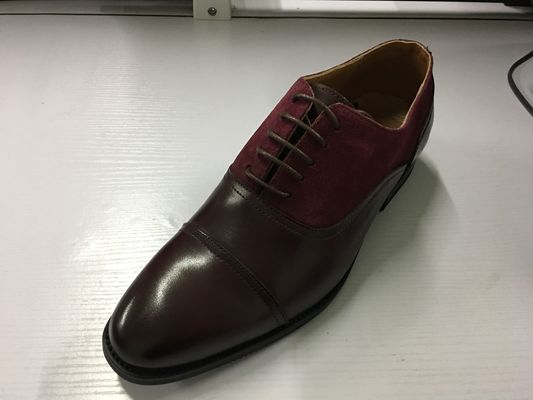 Mode Herren schwarze Derby-Schuhe, runde Zehen Männer schwarze Patent Leder Schuhe