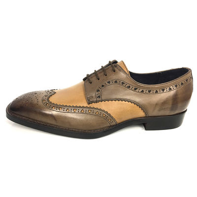 Eisen gewebte Männer Gewebte Leder Spitzen Schuhe Spitzenzehe Flachschuhe Männer Braune Hochzeitsschuhe