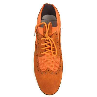 Brauner Schuh aus Pferdleder, Sportschuh mit Schnürsenkeln.