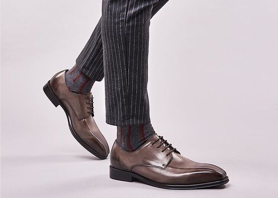 Handgefertigte Männer Schwarz Patent Leder Schuhe Quadrat Zehen gestreifte Männer Hochzeitsschuhe