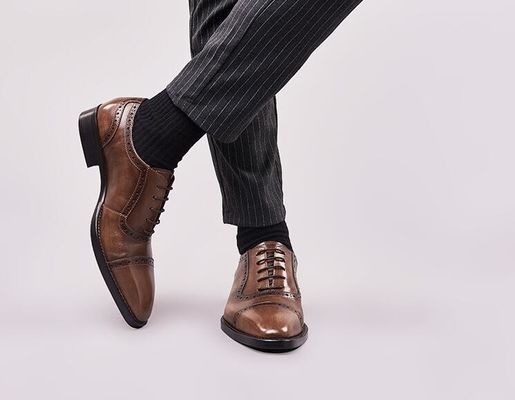 Schnürsenkel für Männer Spitzenfußkleider Herbst für Männer Braune Brogue-Schuhe für die Hochzeit