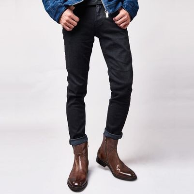 Britische geschnitzte Freizeit-Männer-Knöchel-Stiefel Spitzenzehe Brogue-Stil Chelsea-Stiefel