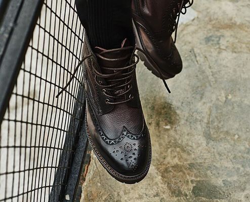 Schwarz / Braun Herren Leder Brogue Knöchel Stiefel Spitzenzehe Mode Stil