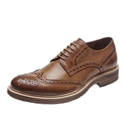 Handgefertigte, gebrannte, formelle, Lederschuhe, maßgeschneiderte, braune, Spitzen-Schuhe.