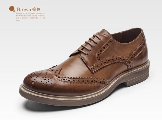 Handgefertigte, gebrannte, formelle, Lederschuhe, maßgeschneiderte, braune, Spitzen-Schuhe.