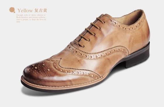 Weiches Männer-Casual-Schuhe Normalgröße Braunes Leder Brogue Sneakers