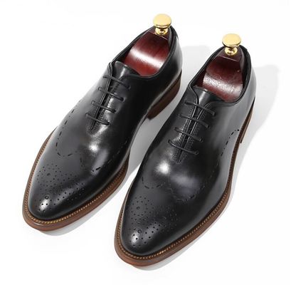 Handgefertigte Patent Hochzeit Männer Lederkleid Schuhe Oxford Stil mit schwarzen Streifen