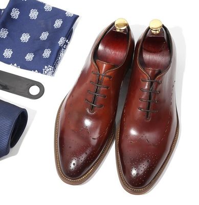 Handgefertigte Patent Hochzeit Männer Lederkleid Schuhe Oxford Stil mit schwarzen Streifen