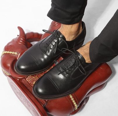 Echtes Leder-Mann-Formal-Schuhe mit bequemen Spitzenzehen