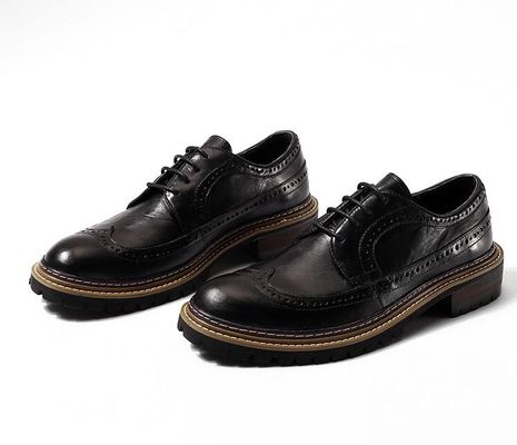 Frühling / Herbst Männer Casual Schuhe Runder Zeh Männer Schwarzes Leder Loafer Schuhe