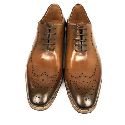 Verbrannte Lederschnüren, Männerkleid, Formalschuhe, Oxford Lederschuhe.