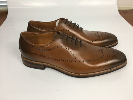 Verbrannte Lederschnüren, Männerkleid, Formalschuhe, Oxford Lederschuhe.