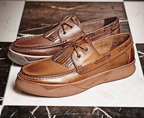 Retro Casual Männer Flachschuhe Custom Mens Leder Fahrschuhen mit Tassels