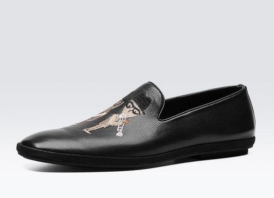 Handgemalte, flache, weiche Leder-Loafers, gedruckte Herren-Loafers mit Muster