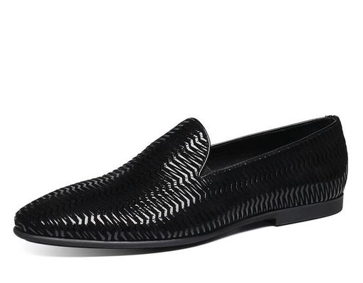 Braune italienische Lederloafers Männer Gewebte Lederloafers mit Wellenmuster